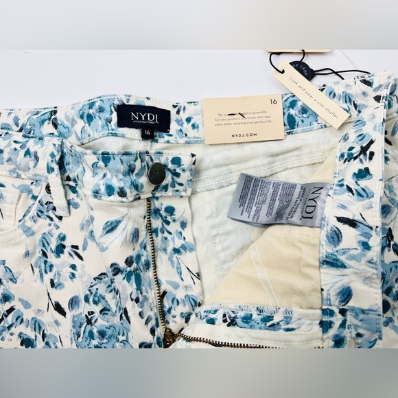 Nydj Vault Women's Chloe Capri Jeans in Frosted Willow Vanilla size 16  $89 msrp - Picture 7 of 10